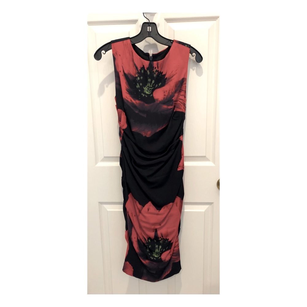 Nicole Miller body hugging floral dress. Size 2